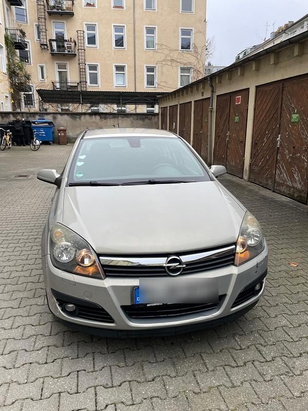 Beige Gebraucht 2005 Opel Astra Kleinwagen | 2.200 € (Fairer Preis) - Bild 1/4