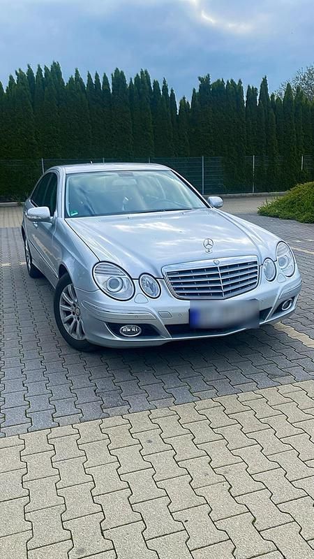 Gebraucht Mercedes E320 224 PS (164 kW) 2008 Silber Limousine