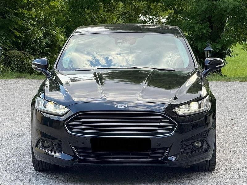 Gebraucht Ford Mondeo Titanium 150 PS (110 kW) 2017 Schwarz Limousine