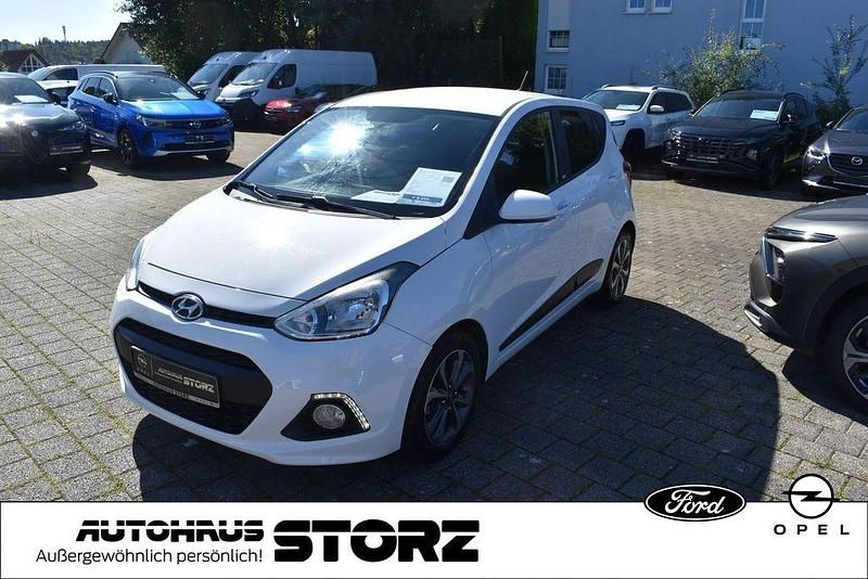 Weiß Gebraucht 2016 Hyundai i10 Passion Kleinwagen | 8.490 € (Fairer Preis) - Bild 1/4