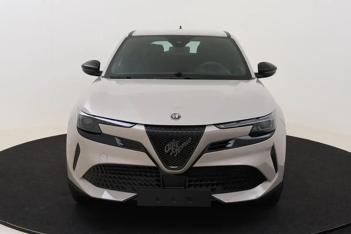 Gebraucht Alfa Romeo Junior 114 kW (156 PS) 2025 Avorio galleria SUV