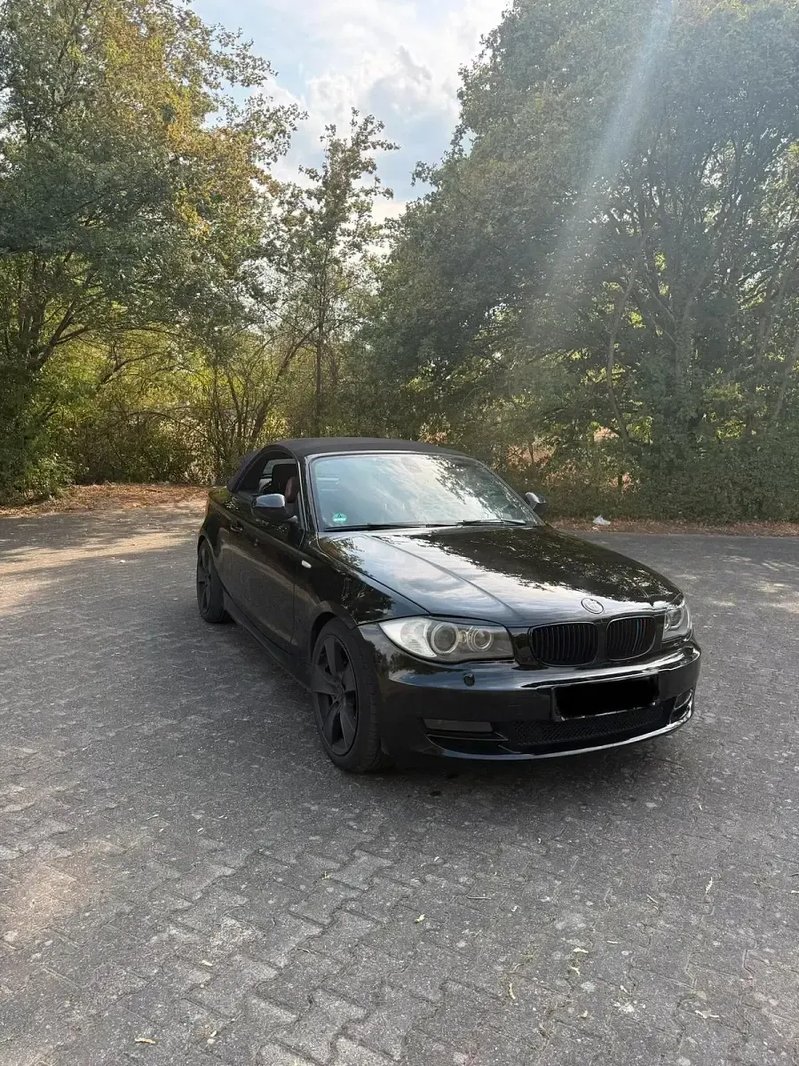 Gebraucht BMW 120 Cabriolet 177 PS (130 kW) 2010 Schwarz Cabrio