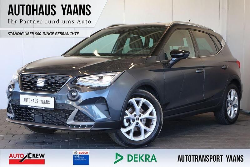 Grau Gebraucht 2023 Seat Arona FR SUV | 15.889 € (Guter Preis) - Bild 1/4