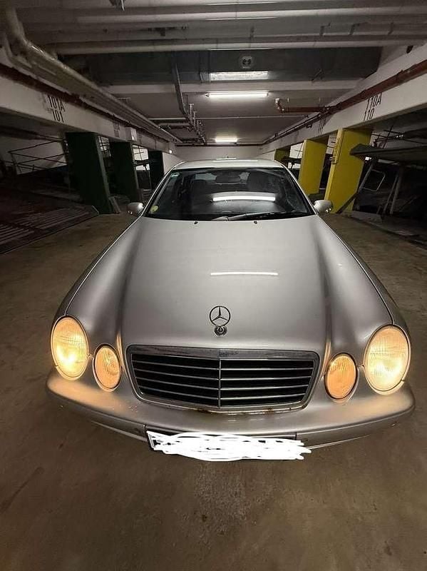 Silber Gebraucht 2003 Mercedes CLK230 AMG Coupé | 3.550 € (Etwas zu teuer) - Bild 1/4