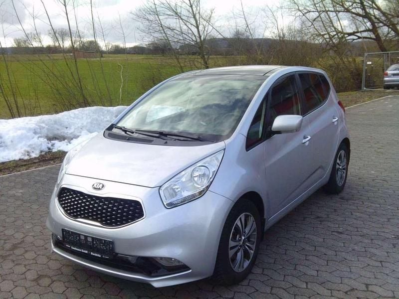 Gebraucht Kia Venga DREAM-TEAM Edition 125 PS (91 kW) 2017 (kcs) sparklingsilber met. Kleinwagen