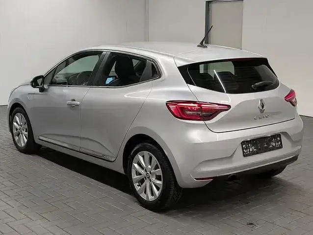 Gebraucht Renault Clio Intens 91 PS (66 kW) 2022 Platingrau met. Kleinwagen