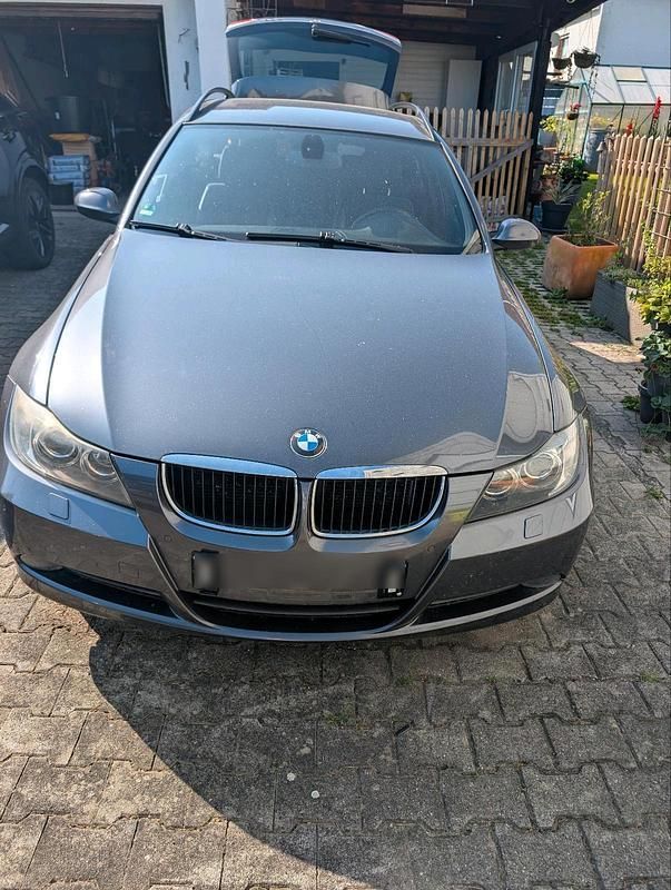 Violet Gebraucht 2006 BMW 320 Kombi | 1.999 € (Superpreis) - Bild 1/4