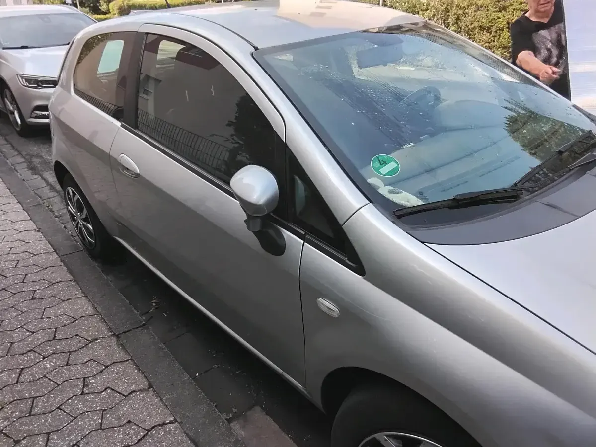 Gebraucht Fiat Punto 70 PS (51 kW) 2012 Silber Kleinwagen