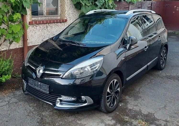 Schwarz Gebraucht 2015 Renault Grand Scénic III Bose Edition Van / Kleinbus | 5.900 € (Fairer Preis) - Bild 1/4