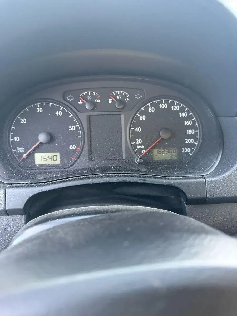 Gebraucht VW Polo Basis 64 PS (47 kW) 2002 Schwarz Limousine