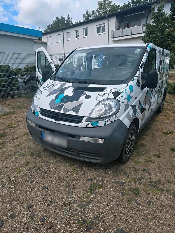 Weiß Gebraucht 2005 Opel Vivaro Van | 4.500 € (Guter Preis) - Bild 1/4