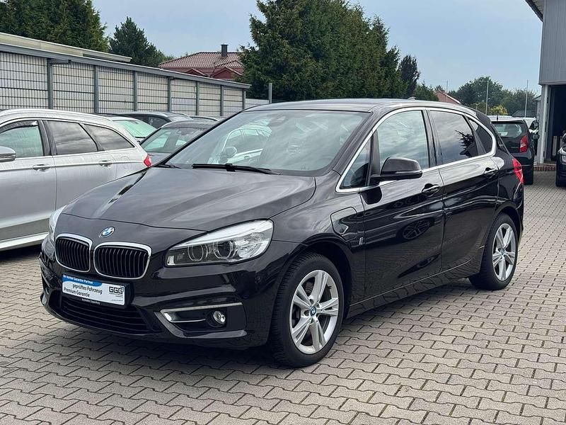 Sparkling brown metallic Gebraucht 2017 BMW 225 Luxury Line SUV | 11.990 € (Fairer Preis) - Bild 1/4