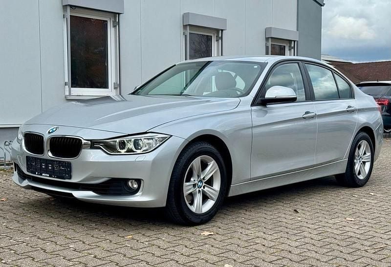 Silber Gebraucht 2014 BMW 320 Performance Limousine | 12.490 € (Guter Preis) - Bild 1/4