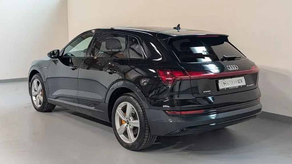 Gebraucht Audi e-tron Advanced 300 kW (408 PS) 2022 Schwarz SUV