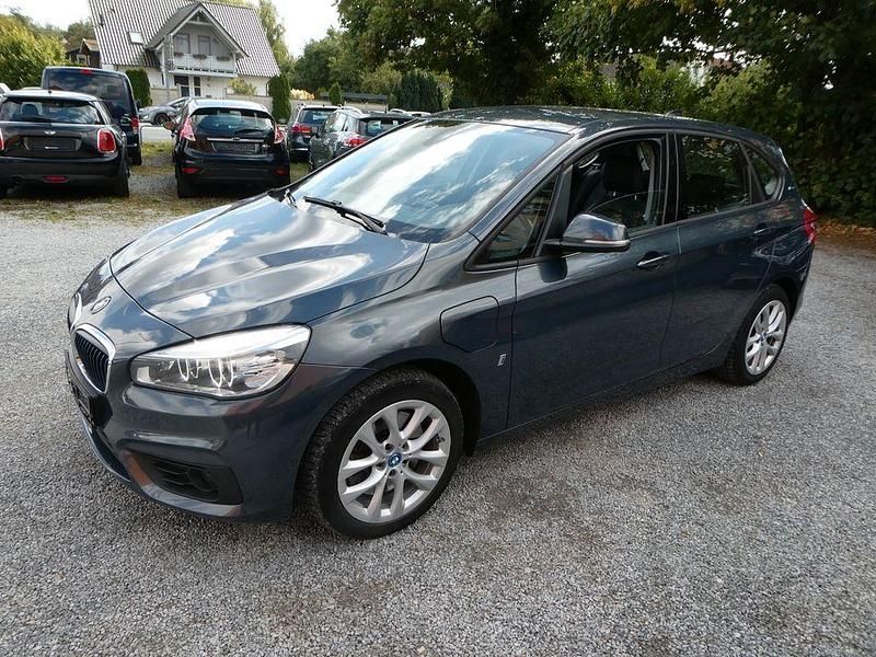 Grau Gebraucht 2016 BMW 225 iPerformance Van / Kleinbus | 8.250 € (Fairer Preis) - Bild 1/4