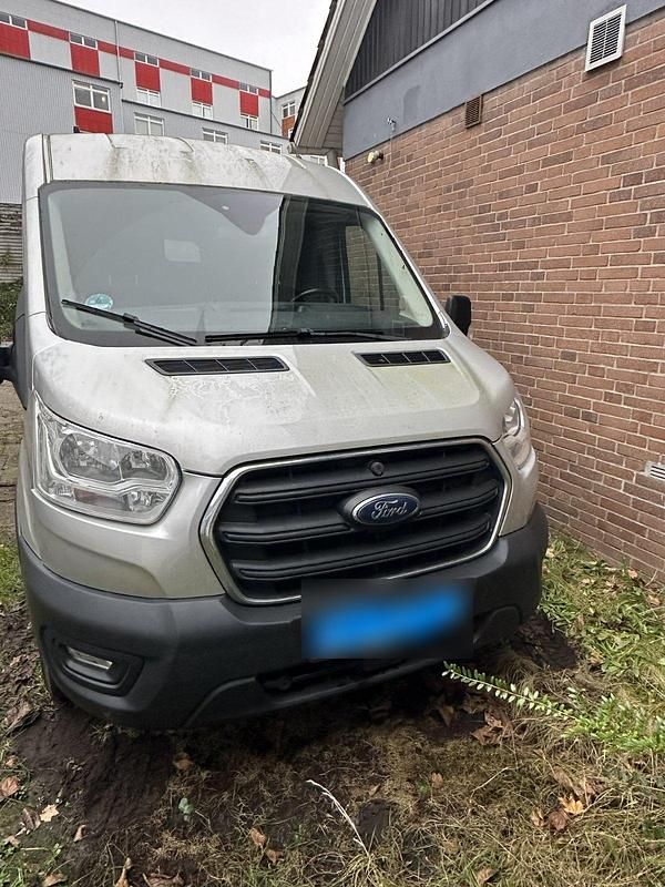 Gebraucht Ford Transit Trend 131 PS (96 kW) 2020 Silber Van / Kleinbus