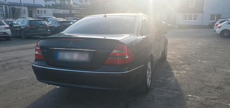 Gebraucht Mercedes E270 AMG 177 PS (130 kW) 2003 Schwarz Limousine