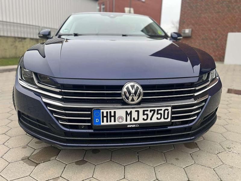 Gebraucht VW Arteon 150 PS (110 kW) 2018 Blau Kleinwagen