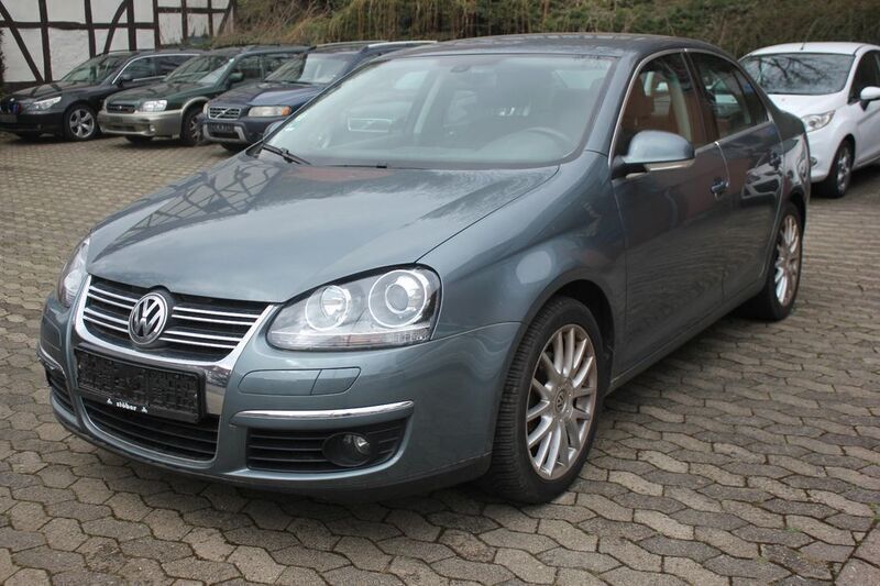 Grün Gebraucht 2006 VW Jetta Sportline Limousine | 1.999 € (Superpreis) - Bild 1/4