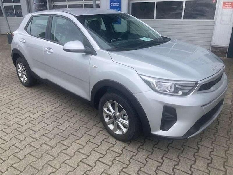 Gebraucht Kia Stonic Edition 7 84 PS (61 kW) 2024 (4ss) seidensilber met. SUV