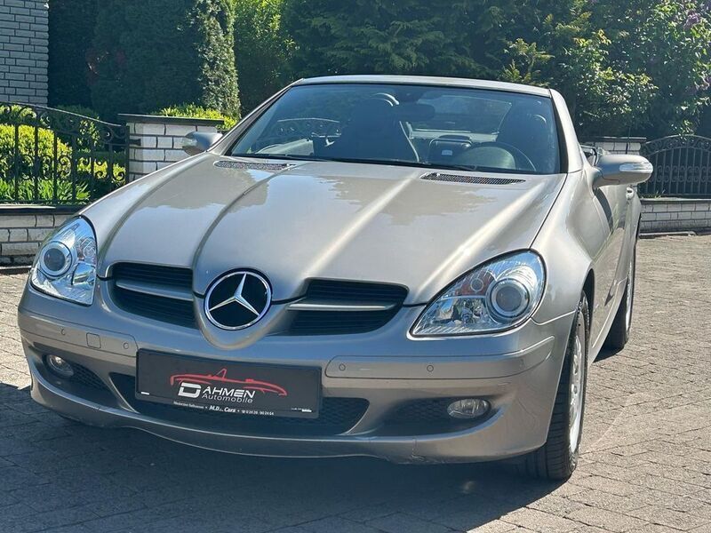 Silber Gebraucht 2005 Mercedes SLK200 Cabrio | 8.300 € (Etwas zu teuer) - Bild 1/4