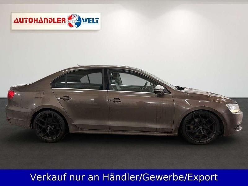 Gebraucht VW Jetta Highline 200 PS (147 kW) 2013 Braun Limousine