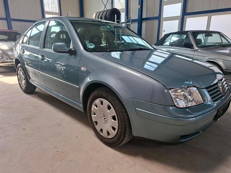Gebraucht VW Bora 102 PS (75 kW) 2002 Blau Limousine
