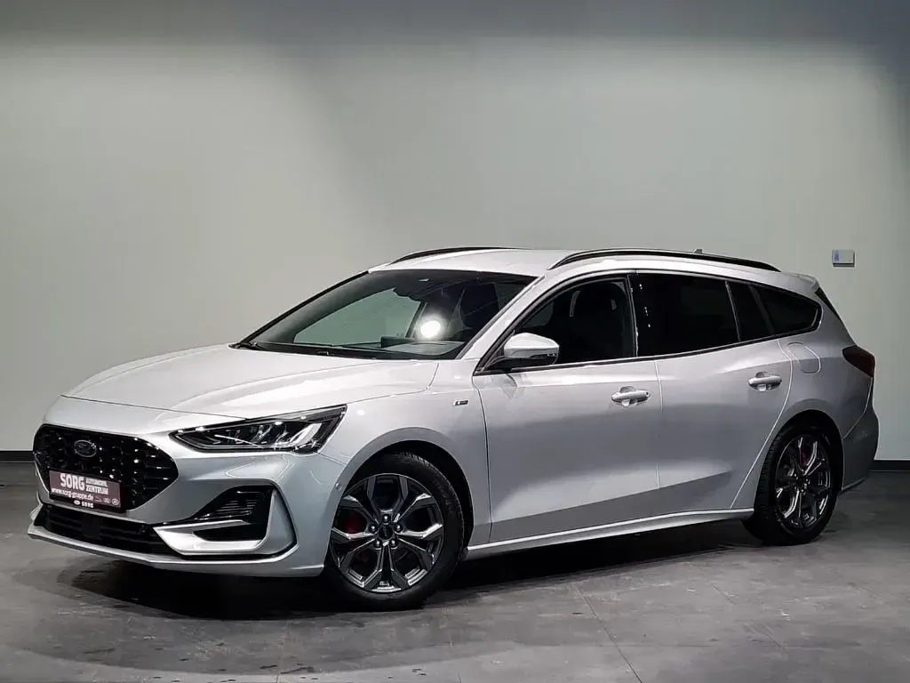 Usado Ford Focus ST-Line X 116 CV (85 kW) 2025 Plateado Familiar