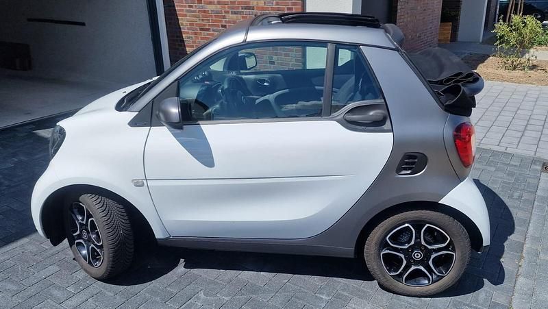 Gebraucht Smart ForTwo Cabrio Passion 90 PS (66 kW) 2019 Weiß Cabrio