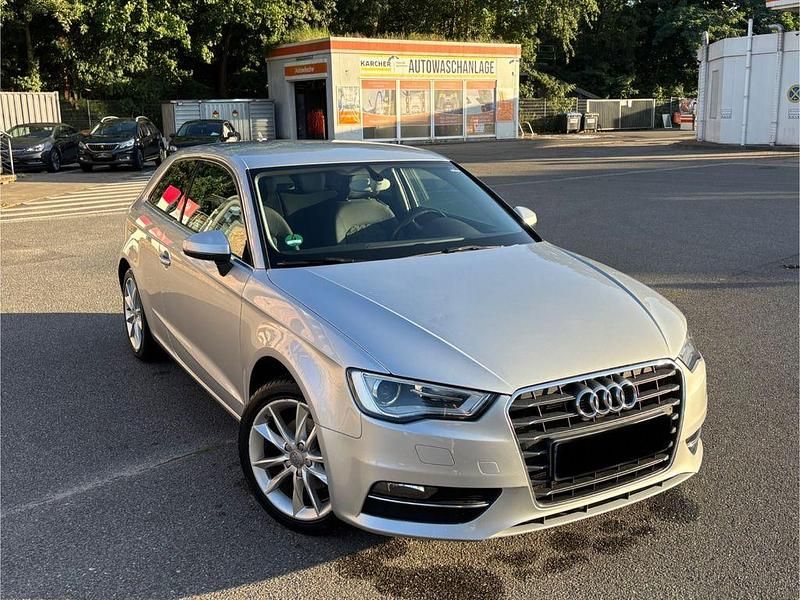 Silber Gebraucht 2013 Audi A3 Limousine | 9.150 € (Superpreis) - Bild 1/4