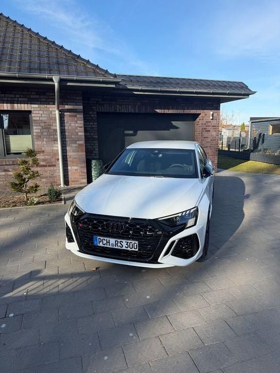 Gebraucht Audi RS3 Ambiente 400 PS (294 kW) 2024 Weiß Limousine