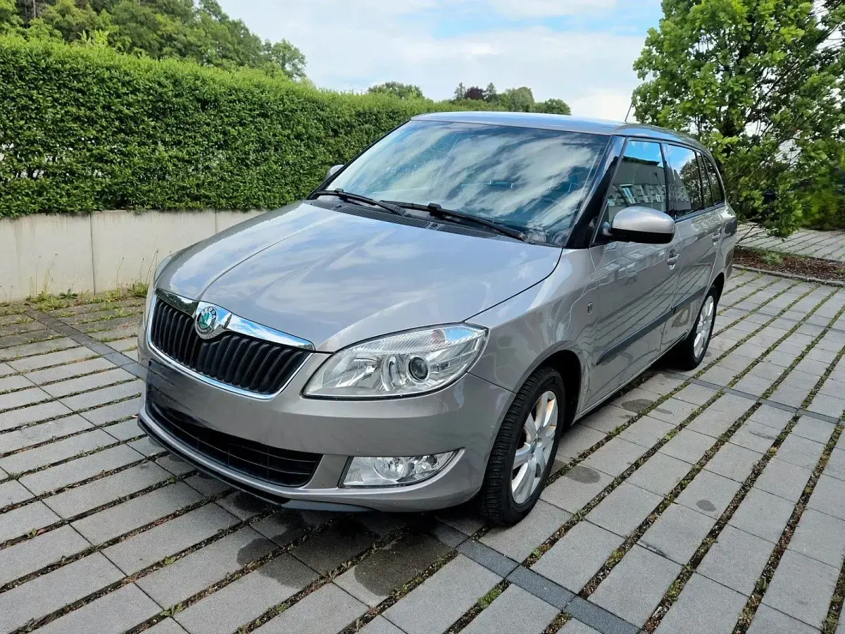 Gebraucht Skoda Fabia 105 PS (77 kW) 2012 Beige Kleinwagen