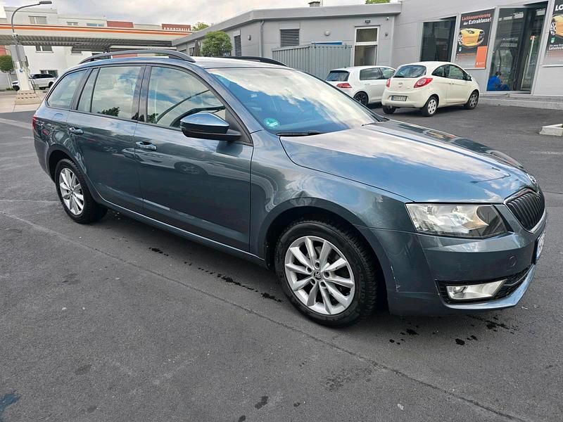 Grau Gebraucht 2014 Skoda Octavia Kombi | 5.749 € (Superpreis) - Bild 1/4