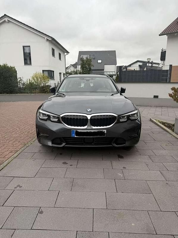 Gebraucht BMW 330 M Sport 258 PS (189 kW) 2020 Grau Kombi