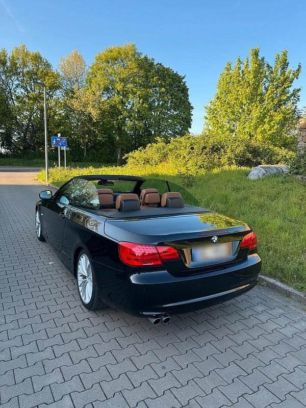 Gebraucht BMW 325 Cabriolet 204 PS (150 kW) 2012 Schwarz Cabrio