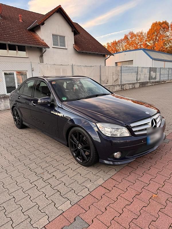 Blau Gebraucht 2010 Mercedes C350 Avantgarde Limousine | 7.900 € (Guter Preis) - Bild 1/4