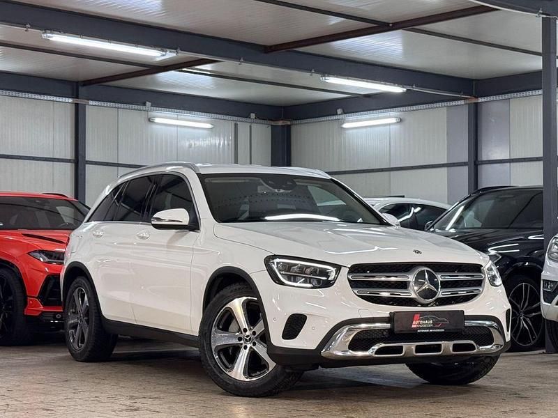 Weiß Gebraucht 2019 Mercedes GLC220 Business SUV | 24.890 € (Guter Preis) - Bild 1/4