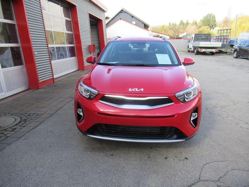 Neu Kia Stonic 79 PS (58 kW) 2026 Rot SUV