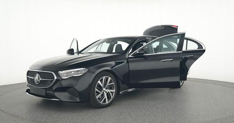 Schwarz Gebraucht 2024 Mercedes E220 Advanced Plus Limousine | 49.500 € (Guter Preis) - Bild 1/4