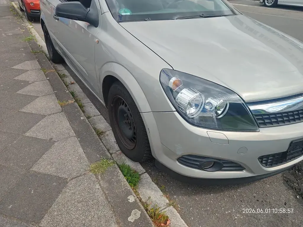 Gebraucht Opel Astra GTC 90 PS (66 kW) 2009 Grau Limousine