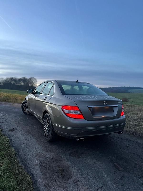Usata Mercedes C280 231 CV (169 kW) 2009 Berlina