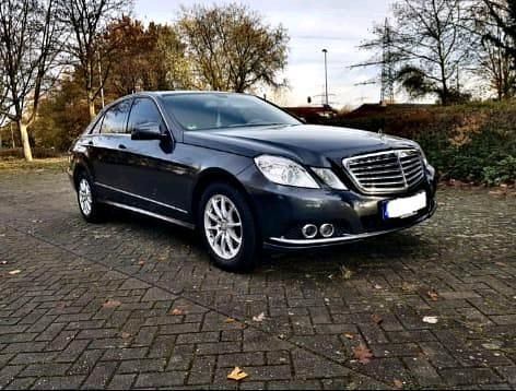 Grau Gebraucht 2011 Mercedes E200 Limousine | 8.000 € (Guter Preis) - Bild 1/4