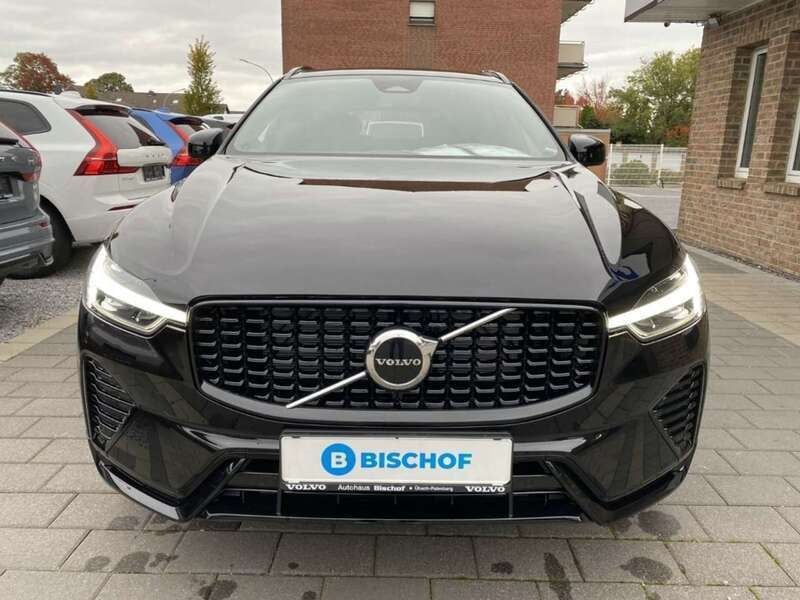Gebraucht Volvo XC60 Plus 197 PS (144 kW) 2022 Onyxschwarz SUV