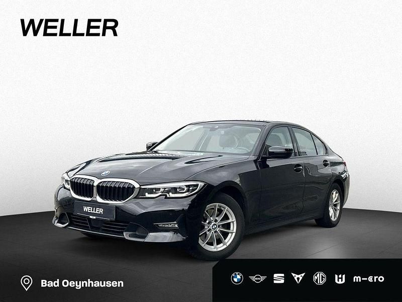 Black sapphire (schwarz) Gebraucht 2021 BMW 320 Shadowline Limousine | 27.490 € (Fairer Preis) - Bild 1/4