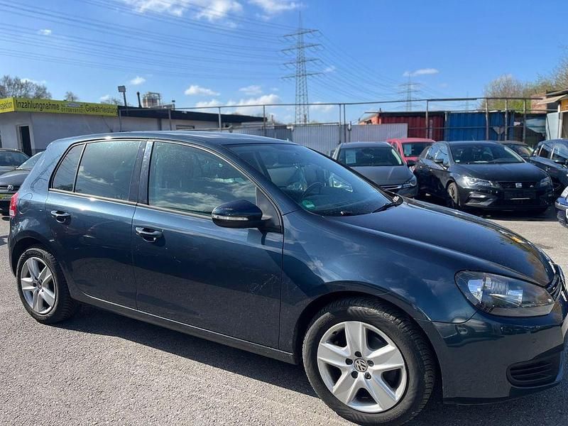 Gebraucht VW Golf VI 105 PS (77 kW) 2009 Blau Kleinwagen