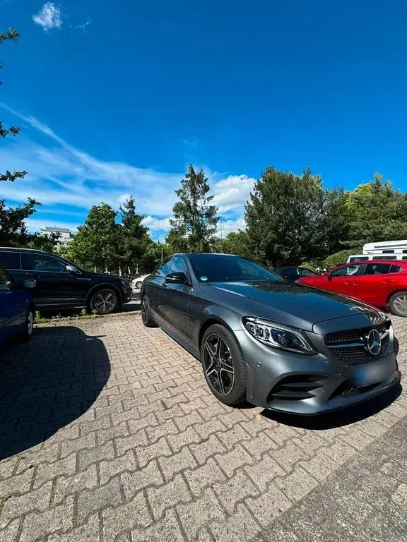 Gebraucht Mercedes C220 AMG line 194 PS (142 kW) 2018 Grau Limousine
