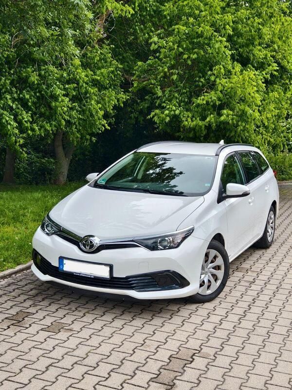 Weiß Gebraucht 2016 Toyota Auris Kombi | 6.940 € (Superpreis) - Bild 1/4