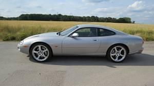 Gebraucht Jaguar XKR 363 PS (266 kW) 2000 Silber Coupé
