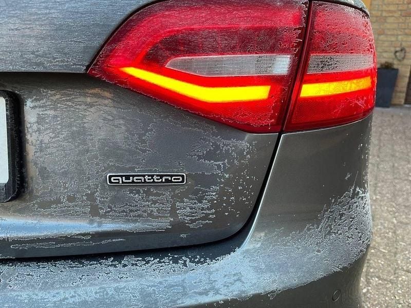 Grau Gebraucht 2015 Audi A4 S-Line Kombi | 16.599 € (Fairer Preis) - Bild 1/4