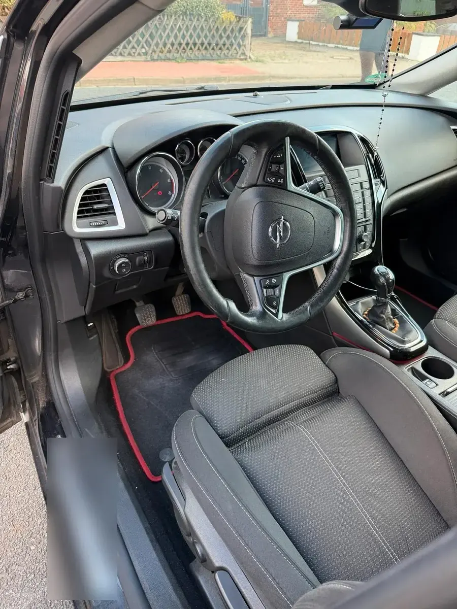 Gebraucht Opel Astra 165 PS (121 kW) 2015 Schwarz Kombi
